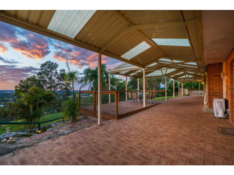 8 Fisher Place, Mount Nasura WA 6112