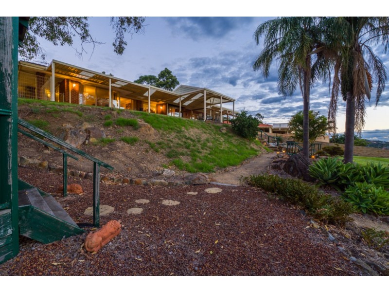 8 Fisher Place, Mount Nasura WA 6112