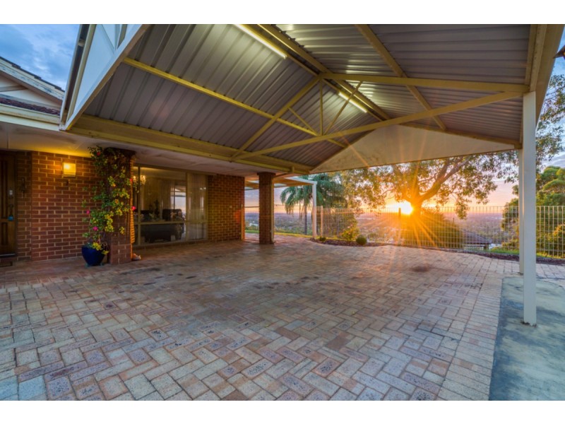 8 Fisher Place, Mount Nasura WA 6112