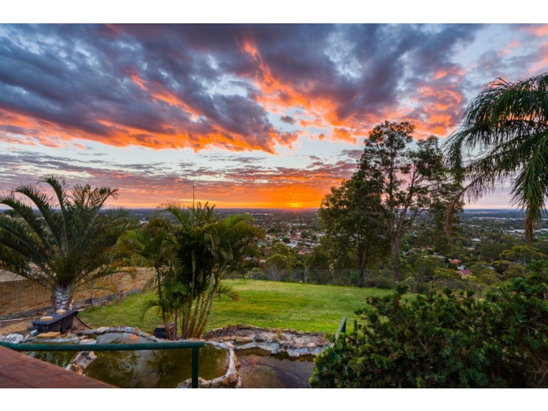 8 Fisher Place, Mount Nasura WA 6112