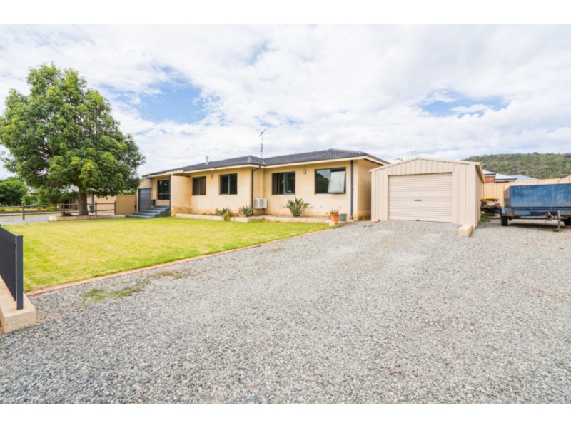 7 William Street, Byford WA 6122