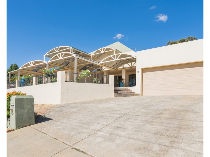 19 Talus Drive, Mount Richon WA 6112