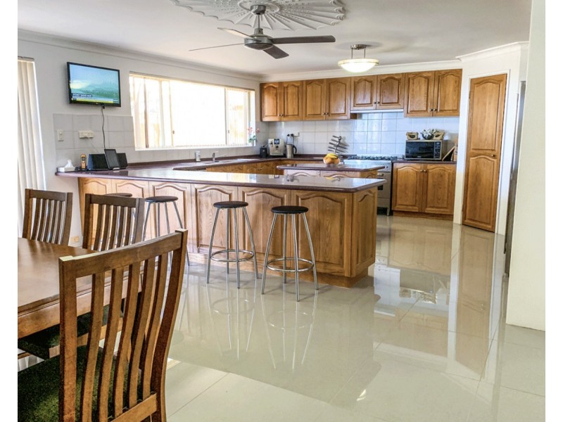 19 Talus Drive, Mount Richon WA 6112