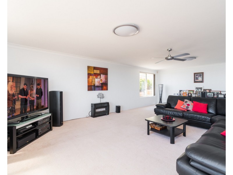 19 Talus Drive, Mount Richon WA 6112