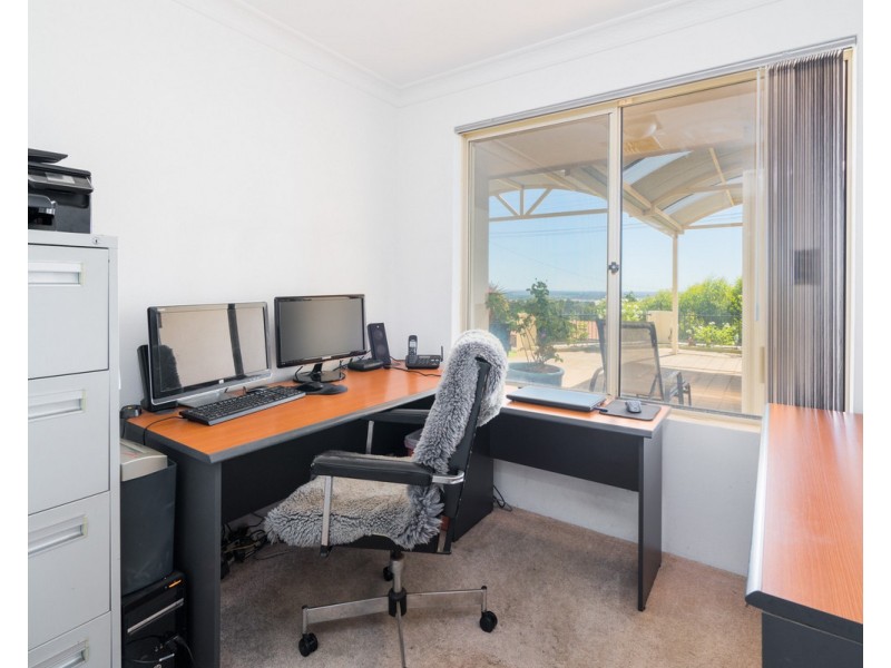 19 Talus Drive, Mount Richon WA 6112