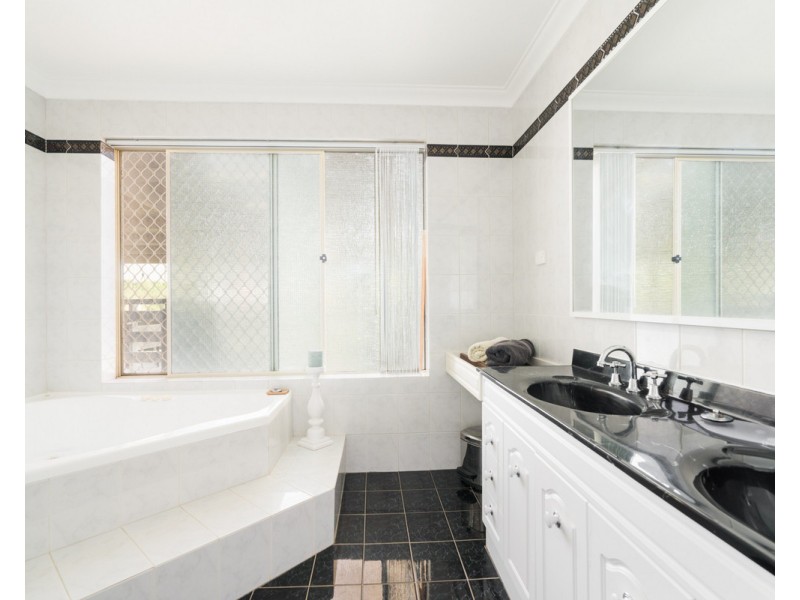 19 Talus Drive, Mount Richon WA 6112