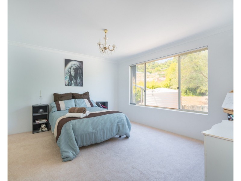 19 Talus Drive, Mount Richon WA 6112