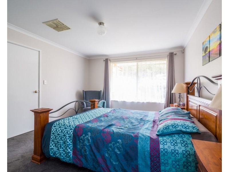 38 Talus Drive, Mount Richon WA 6112