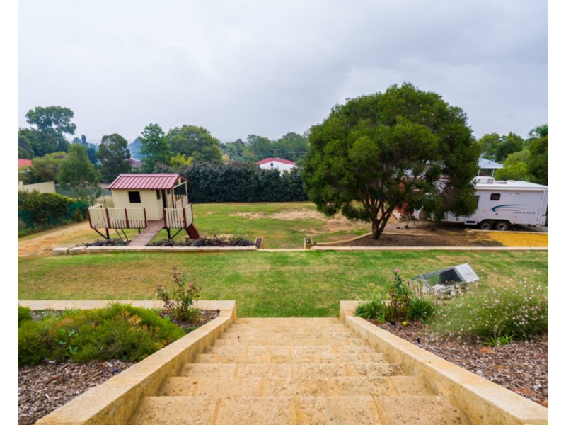 38 Talus Drive, Mount Richon WA 6112