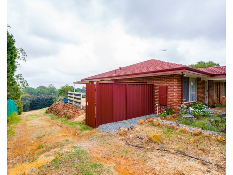 38 Talus Drive, Mount Richon WA 6112