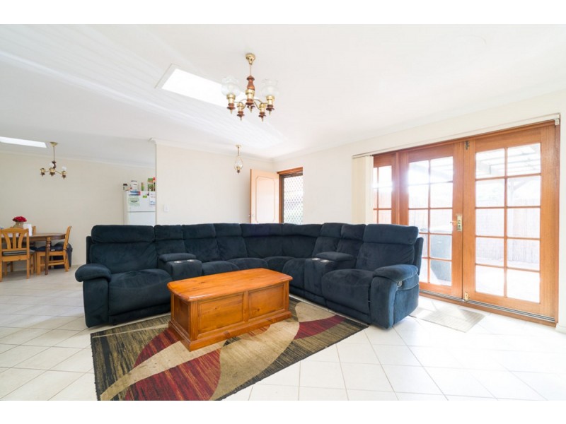 8 Yallup Place, Cannington WA 6107