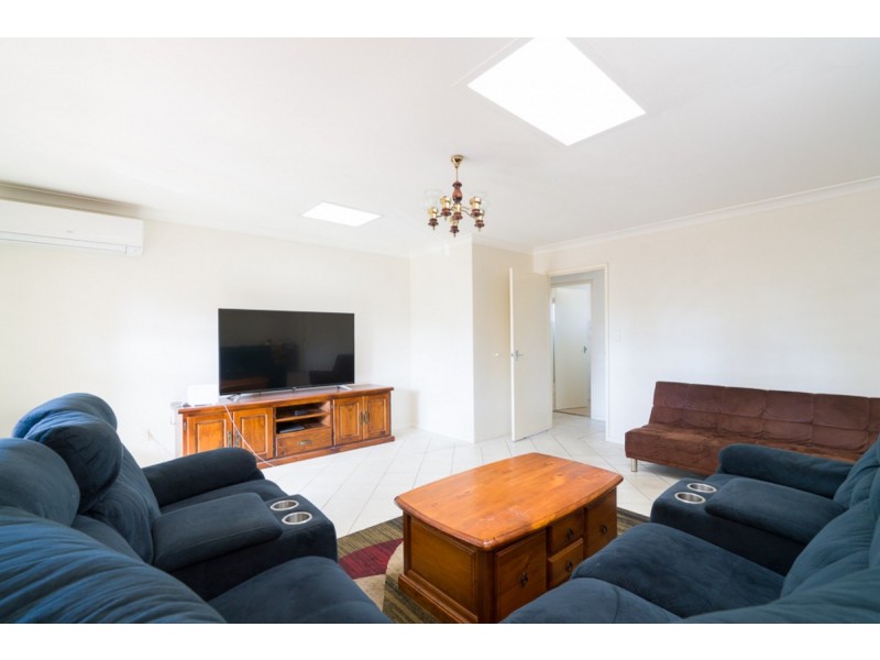 8 Yallup Place, Cannington WA 6107