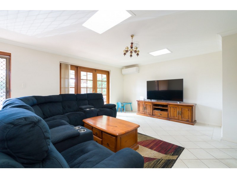 8 Yallup Place, Cannington WA 6107