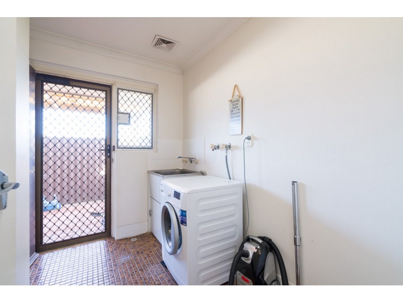 8 Yallup Place, Cannington WA 6107