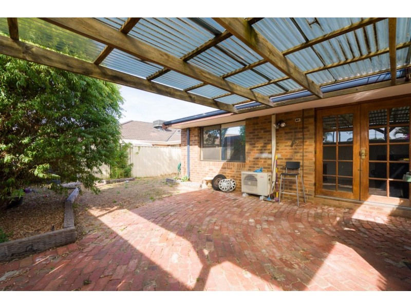 8 Yallup Place, Cannington WA 6107