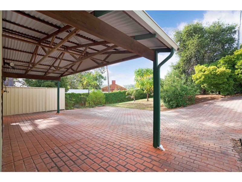 22 Onyx Road, Mount Richon WA 6112