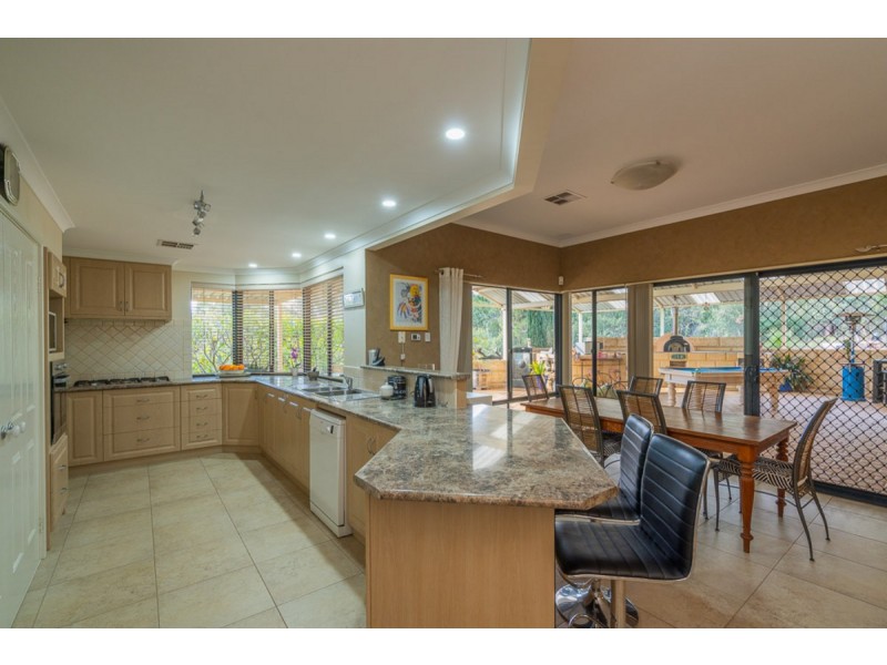 3 Waters Place, Bedfordale WA 6112