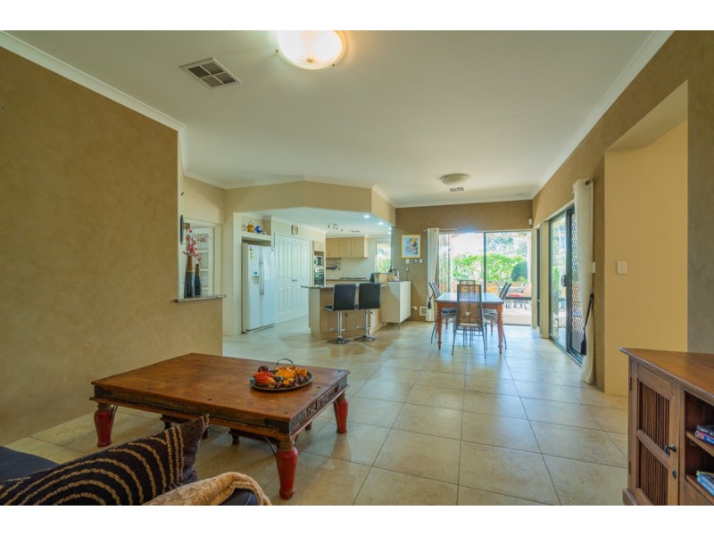 3 Waters Place, Bedfordale WA 6112