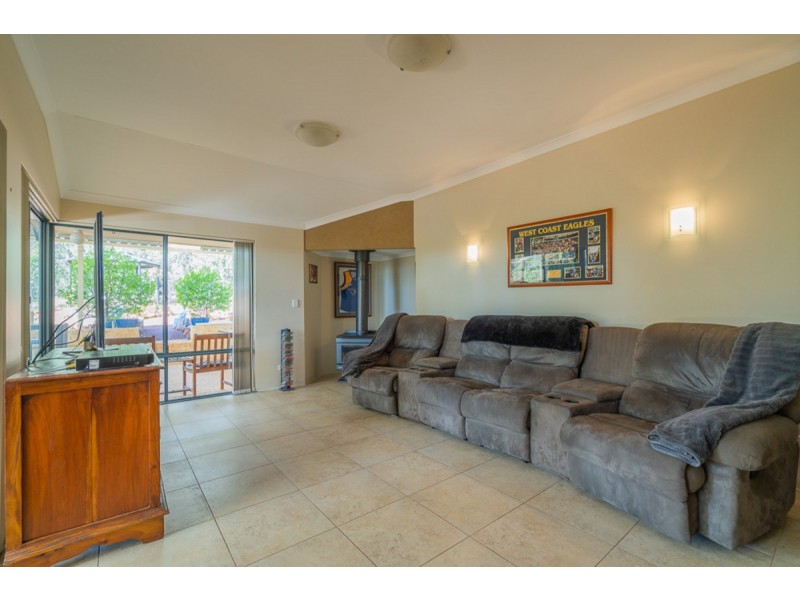 3 Waters Place, Bedfordale WA 6112