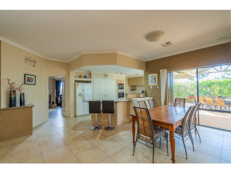 3 Waters Place, Bedfordale WA 6112