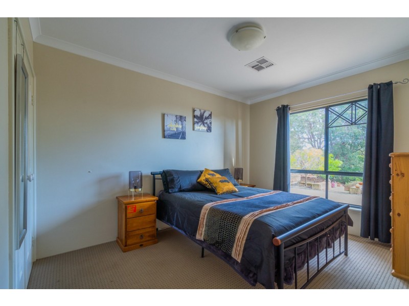 3 Waters Place, Bedfordale WA 6112