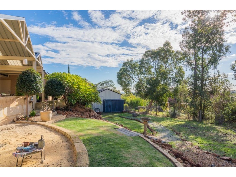 3 Waters Place, Bedfordale WA 6112