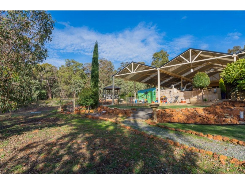 3 Waters Place, Bedfordale WA 6112