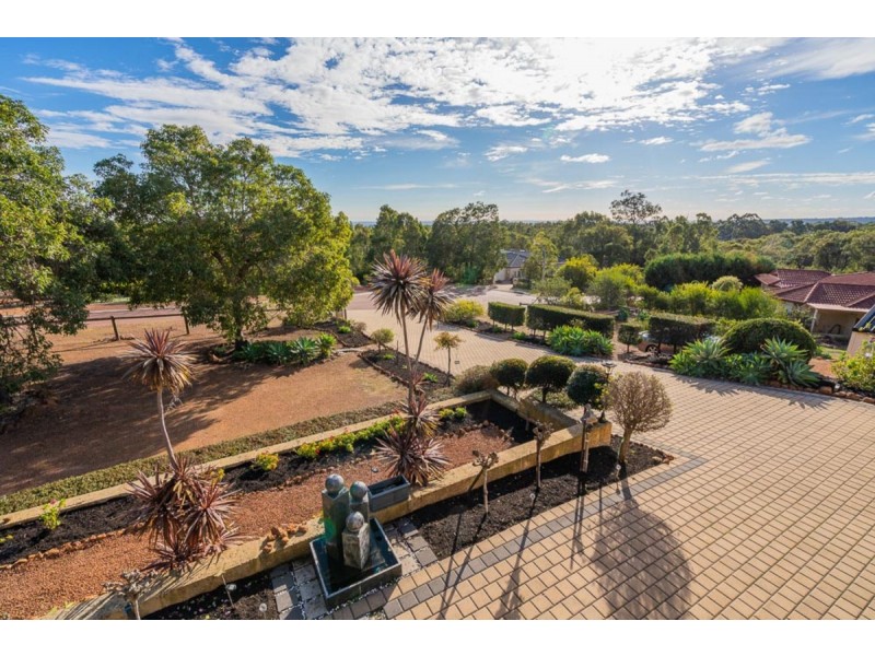 3 Waters Place, Bedfordale WA 6112