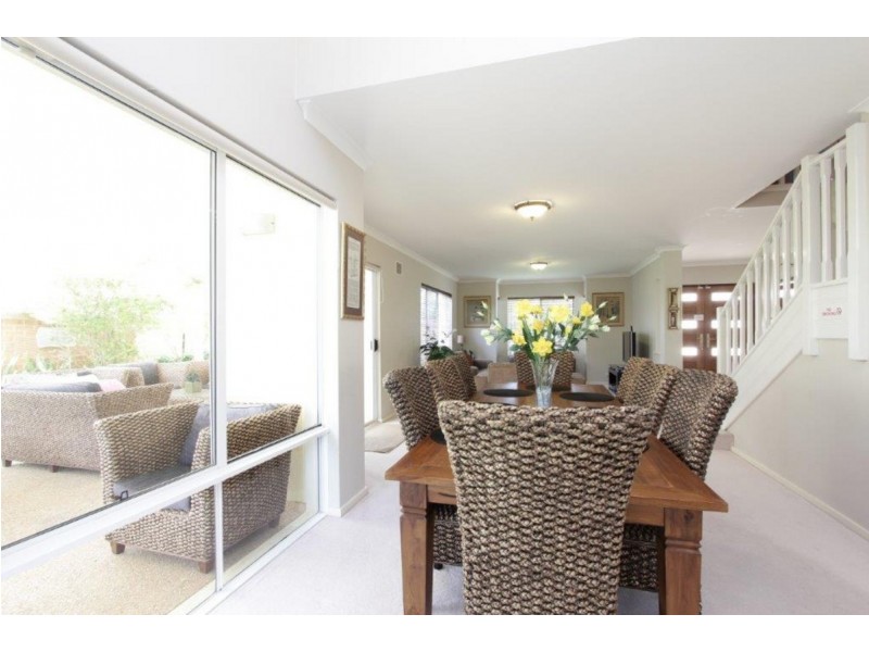 11 Rolls Court, Canning Vale WA 6155