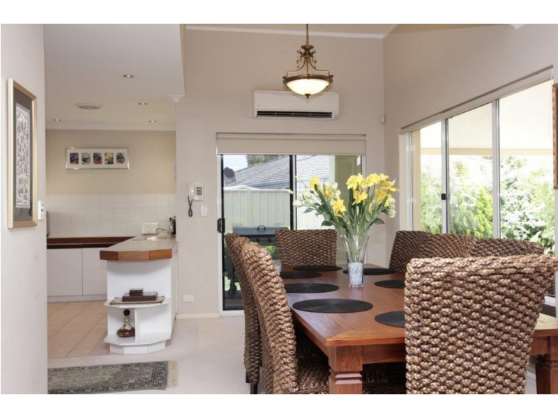 11 Rolls Court, Canning Vale WA 6155