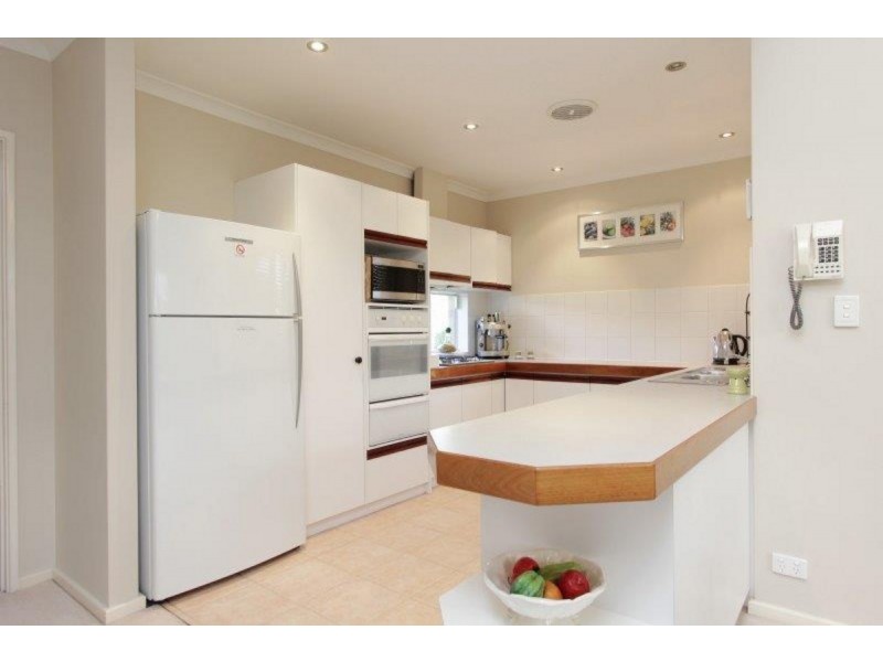 11 Rolls Court, Canning Vale WA 6155