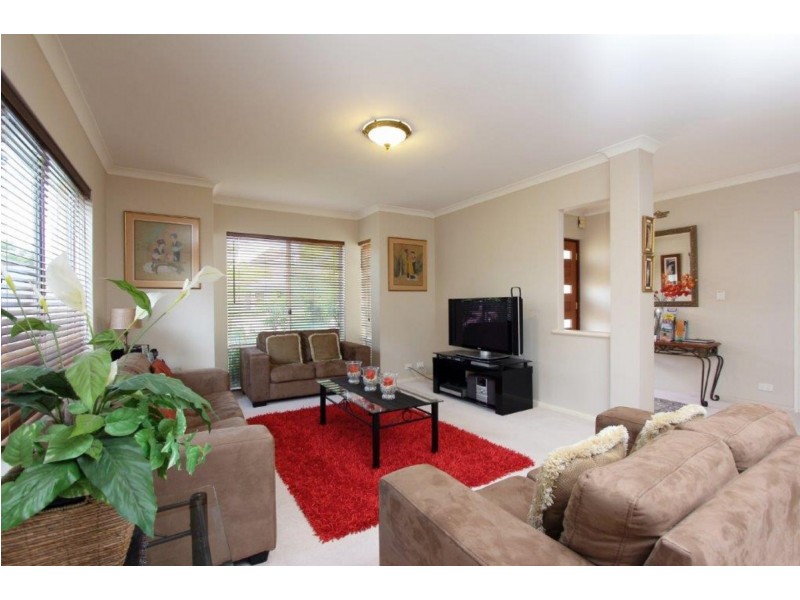 11 Rolls Court, Canning Vale WA 6155