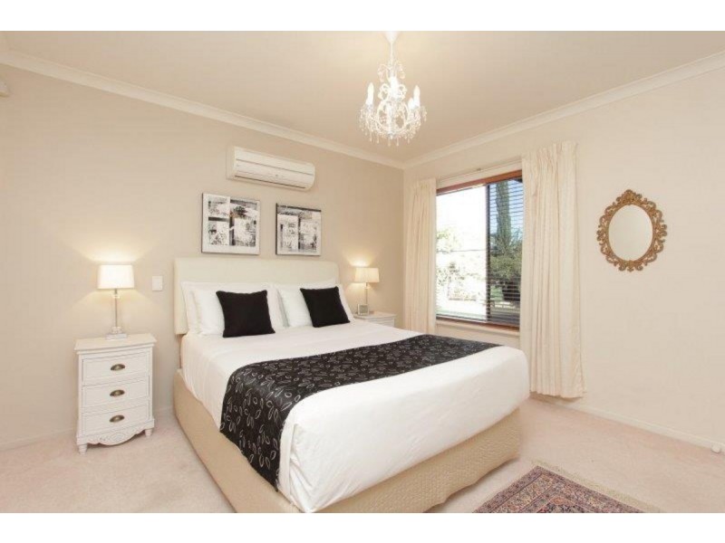 11 Rolls Court, Canning Vale WA 6155