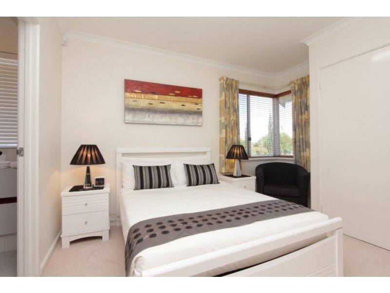 11 Rolls Court, Canning Vale WA 6155