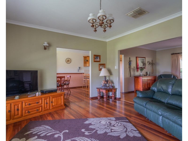 80 Albany Highway, Bedfordale WA 6112