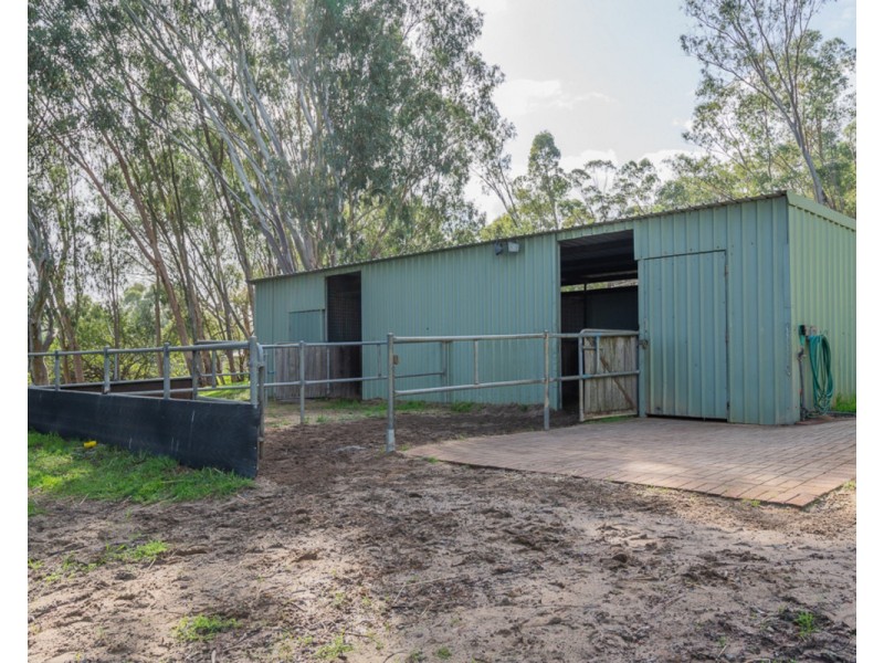 80 Albany Highway, Bedfordale WA 6112