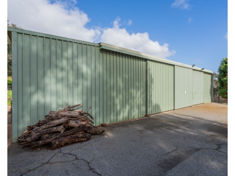 80 Albany Highway, Bedfordale WA 6112