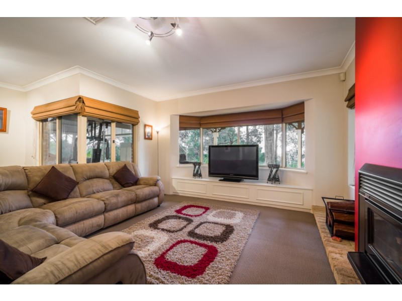 11 Mann Place, Roleystone WA 6111