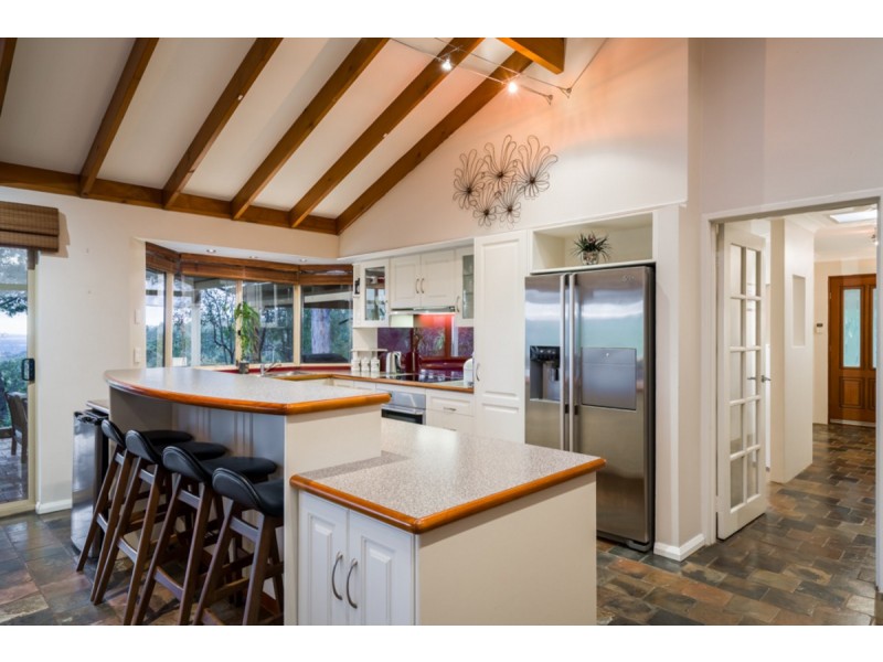 11 Mann Place, Roleystone WA 6111