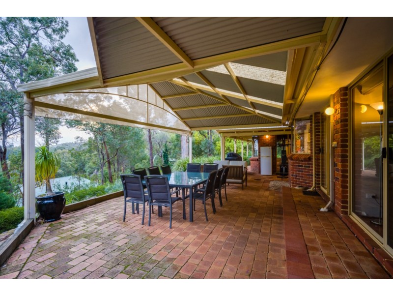 11 Mann Place, Roleystone WA 6111