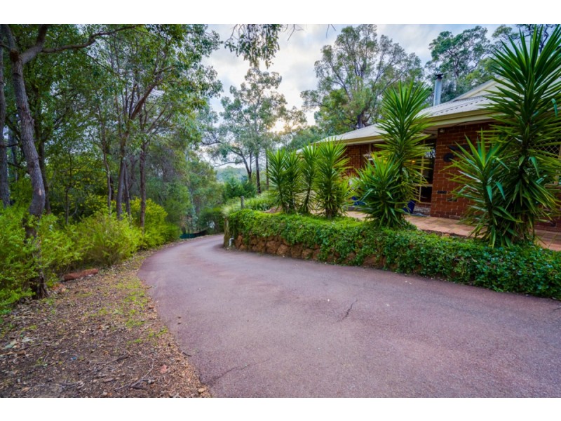 11 Mann Place, Roleystone WA 6111