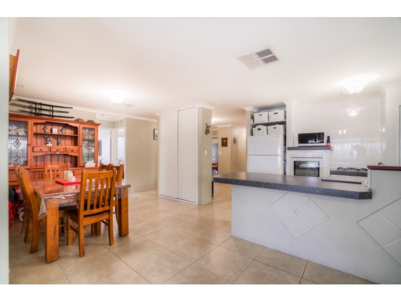 4 Ardmair Close, Seville Grove WA 6112