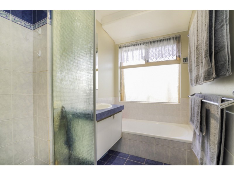 4 Ardmair Close, Seville Grove WA 6112