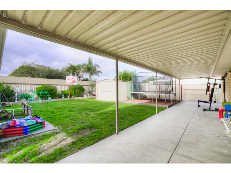 4 Ardmair Close, Seville Grove WA 6112