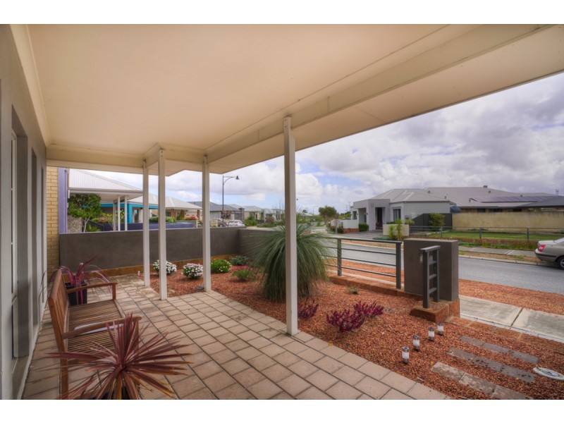 12 Barrington Avenue, Champion Lakes WA 6111