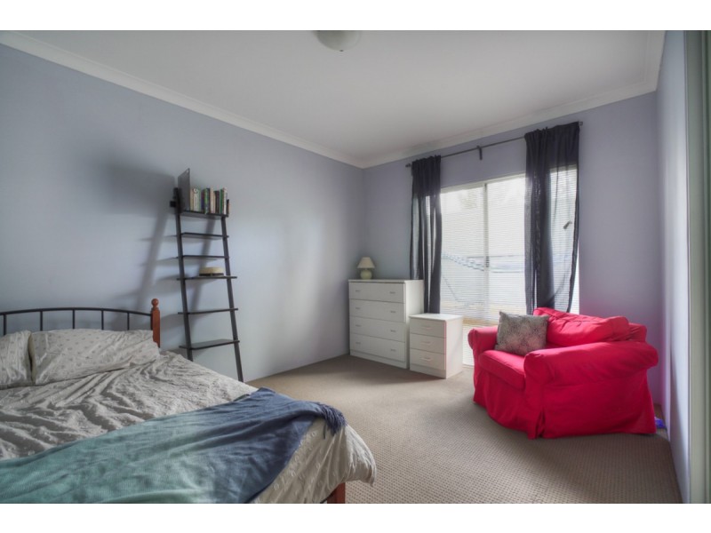 12 Barrington Avenue, Champion Lakes WA 6111