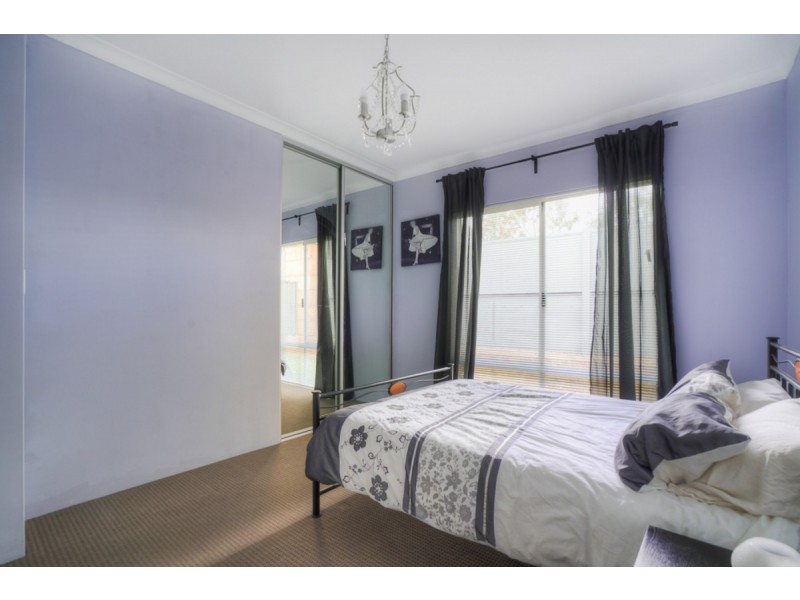 12 Barrington Avenue, Champion Lakes WA 6111