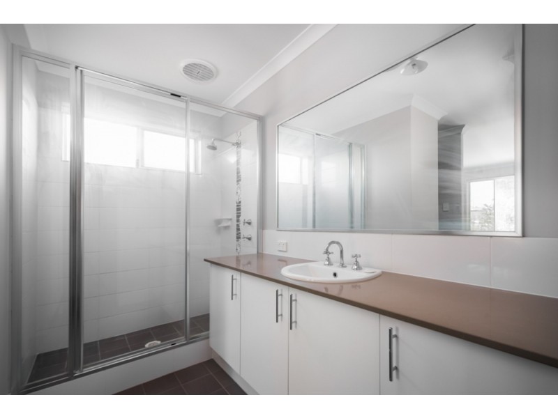 15 Bellas Circuit, Piara Waters WA 6112