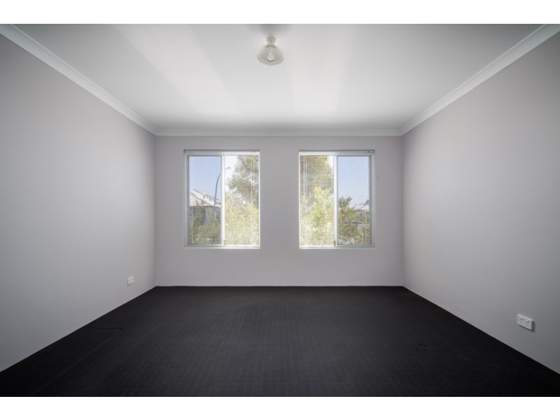 15 Bellas Circuit, Piara Waters WA 6112