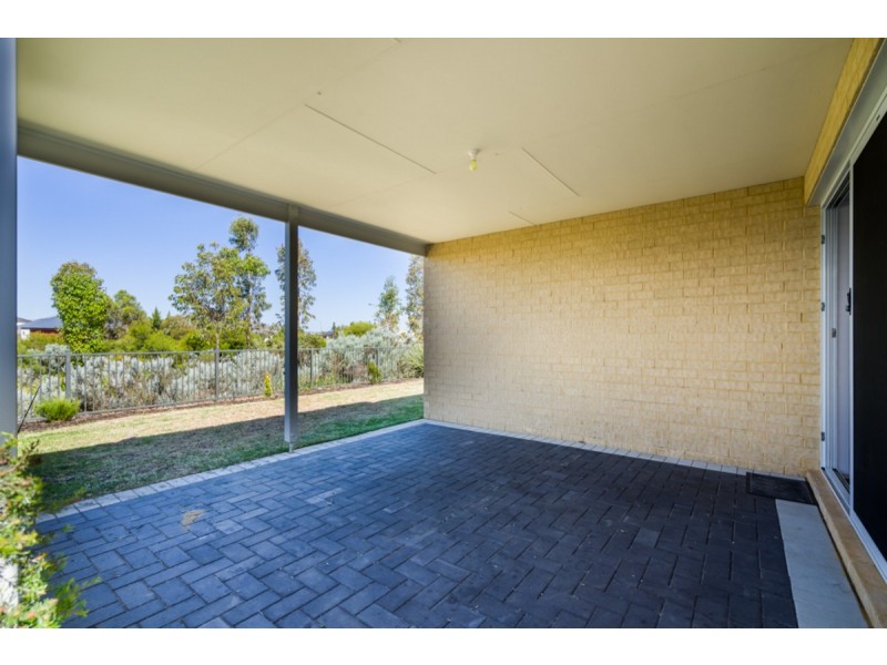 15 Bellas Circuit, Piara Waters WA 6112